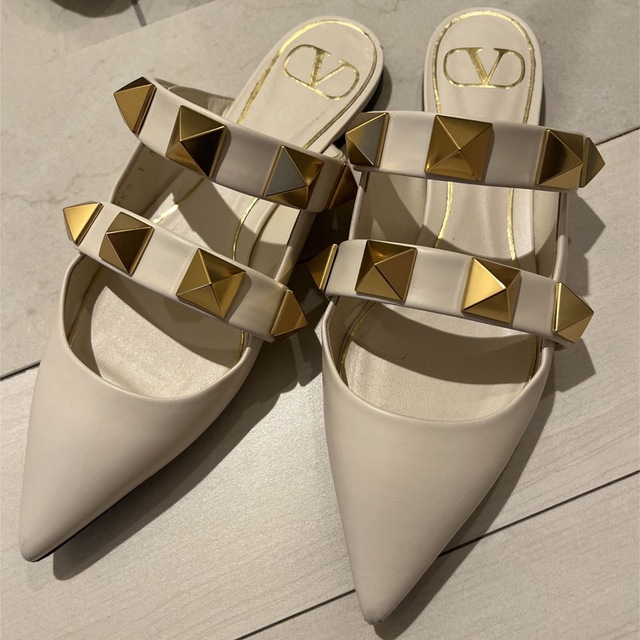 2022年春夏 【最終価格】VALENTINO ローマンスタッズフラットミュール