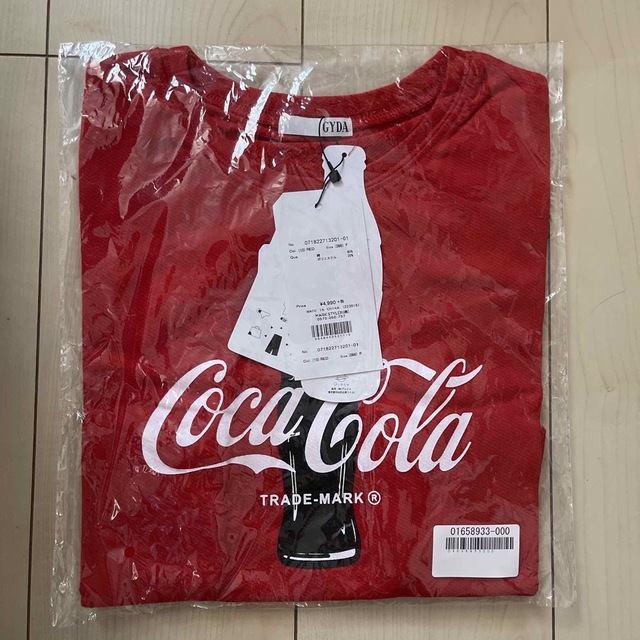 KITH(キス)のgyda Coca-Cola Tシャツ ショート丈 レディースのトップス(Tシャツ(半袖/袖なし))の商品写真