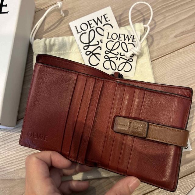 LOEWE(ロエベ)のロエベ　二つ折り財布 レディースのファッション小物(財布)の商品写真