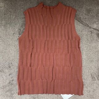 ザラ(ZARA)のレディース　ニットタンクトップ　新品未使用(Tシャツ(半袖/袖なし))