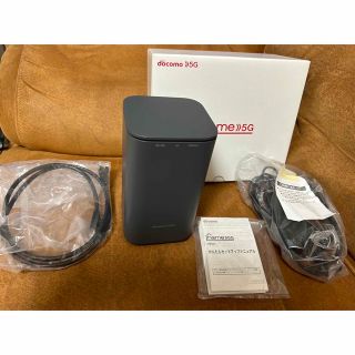 エヌティティドコモ(NTTdocomo)の美品⭐︎ドコモ　home 5 G ルーター(その他)