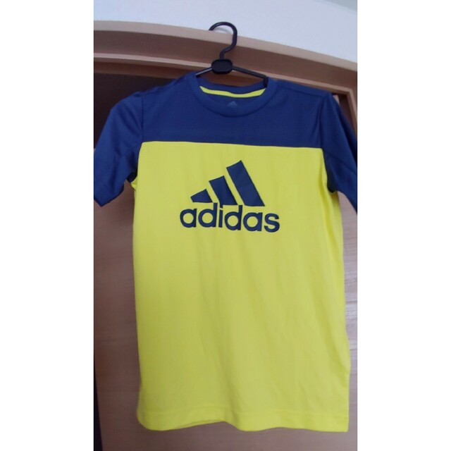 adidas(アディダス)のadidas　アディダス　スポーツTシャツ キッズ/ベビー/マタニティのキッズ服男の子用(90cm~)(Tシャツ/カットソー)の商品写真