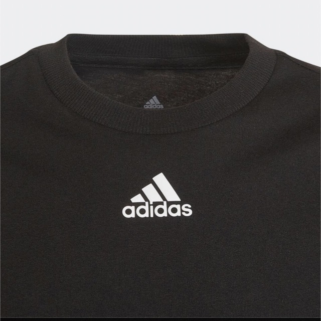 adidas(アディダス)の新品未使用フューチャーアイコンスリーストライプス 半袖Tシャツ スポーツ/アウトドアのトレーニング/エクササイズ(トレーニング用品)の商品写真