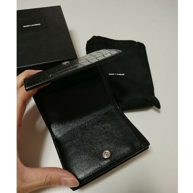 Saint Laurent(サンローラン)のサンローラン ミニ財布 クロコダイル ブラック 手のひらサイズ レディースのファッション小物(財布)の商品写真