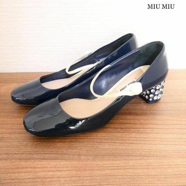 miumiu - 美品 ミュウミュウ ビジュー パテントレザー ストラップ パンプス ネイビーの通販 by 期間限定 フォローで全品3%OFF