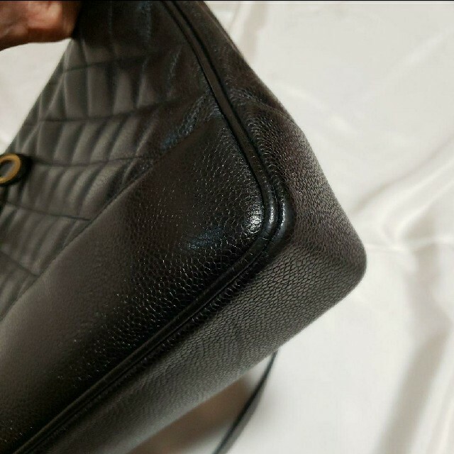 CHANEL(シャネル)のCHANEL　キャビアスキン　ヴィンテージ　ショルダー　マトラッセ　トート　美品 レディースのバッグ(ショルダーバッグ)の商品写真