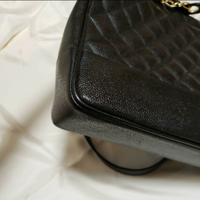 CHANEL(シャネル)のCHANEL　キャビアスキン　ヴィンテージ　ショルダー　マトラッセ　トート　美品 レディースのバッグ(ショルダーバッグ)の商品写真