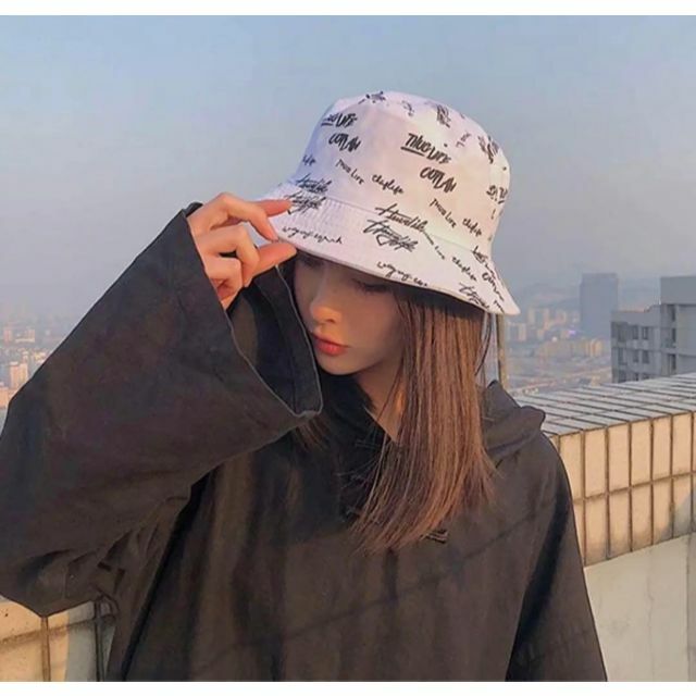 バケットハット　白　リバーシブル帽子　ストリート　ロゴ　レディース　メンズ　韓国