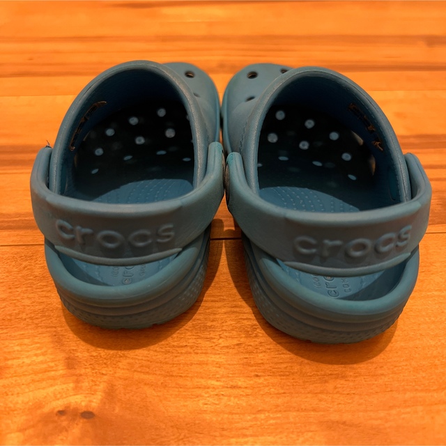 crocs(クロックス)のcrocs クロックスサンダル　キッズ キッズ/ベビー/マタニティのキッズ靴/シューズ(15cm~)(サンダル)の商品写真