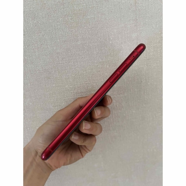 iPhone(アイフォーン)のiPhone XR本体　64GB RED スマホ/家電/カメラのスマートフォン/携帯電話(スマートフォン本体)の商品写真