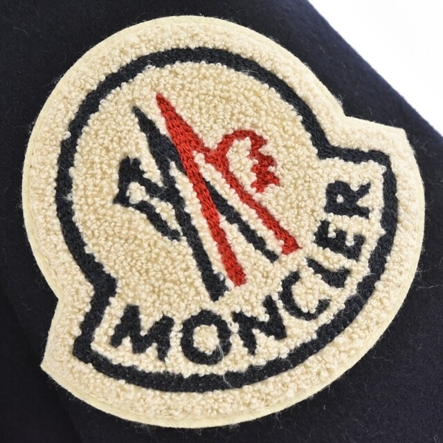 MONCLER(モンクレール)のMONCLER GAMME BLEU モンクレール・ガム・ブルー GIACCONEジャッコーネ ネイビー ダウンPコート ダウンジャケットジャケット 122-39-42311-00 メンズのジャケット/アウター(ダウンジャケット)の商品写真