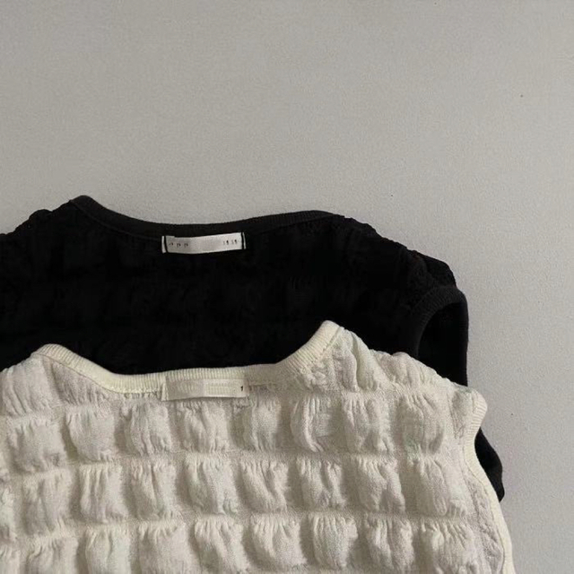 韓国　韓国子供服　ポップコーン　セットアップ　ノースリーブ　ブラック　ホワイト キッズ/ベビー/マタニティのベビー服(~85cm)(その他)の商品写真
