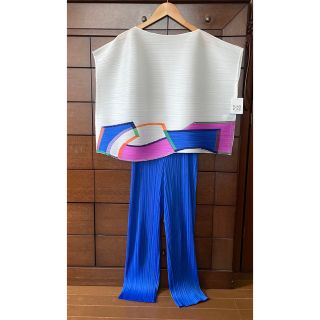 PLEATS PLEASE ISSEY MIYAKE - おまけつき!新品タグつきプリーツ