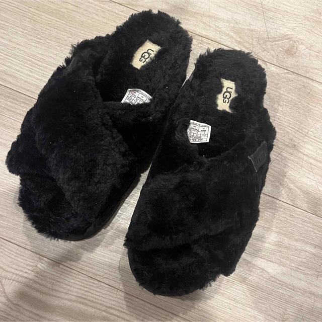 新品未使用　UGG ファズシュガースライドクロス　サンダル