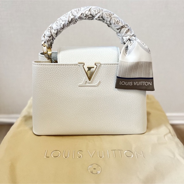 LOUIS VUITTON(ルイヴィトン)の⭐️新品未使用⭐️ カプシーヌ BB スノー レディースのバッグ(ハンドバッグ)の商品写真