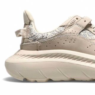 UGG - UGG スニーカー CA805 V2 (BEIGE/BANDANA) 24㎝の通販 by ミント