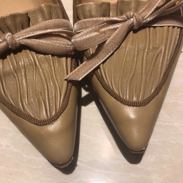 MANOLO BLAHNIK(マノロブラニク)のマノロブラニク　パンプス　ベージュ　ヒール　靴　36 レディースの靴/シューズ(ハイヒール/パンプス)の商品写真