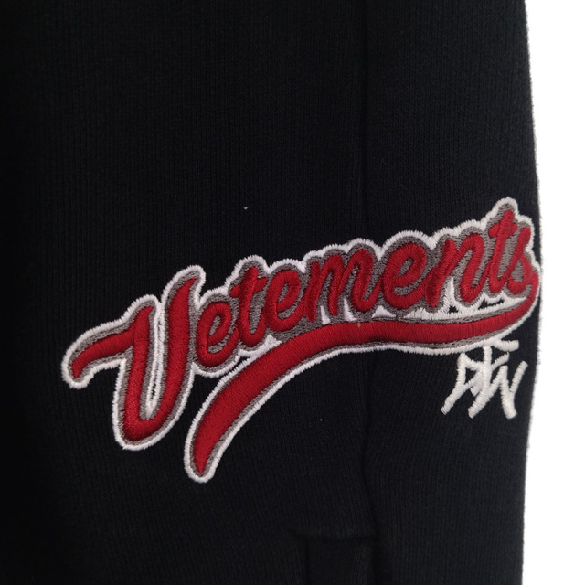 315センチワタリVETEMENTS ヴェトモン 17AW Oversized Baseball Logo Pants MAH18PA22 オーバーサイズ ベースボールロゴ スウェットパンツ ブラック