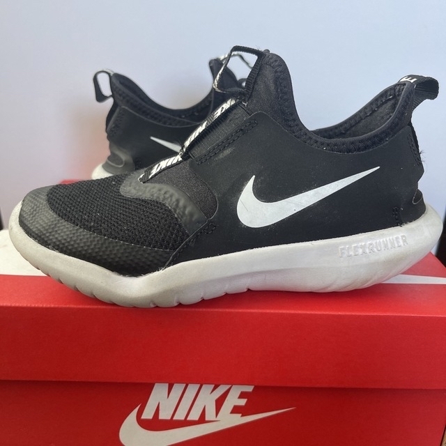 NIKE(ナイキ)のスニーカー　NIKE FLEX RUNNER 20センチ キッズ/ベビー/マタニティのキッズ靴/シューズ(15cm~)(スニーカー)の商品写真