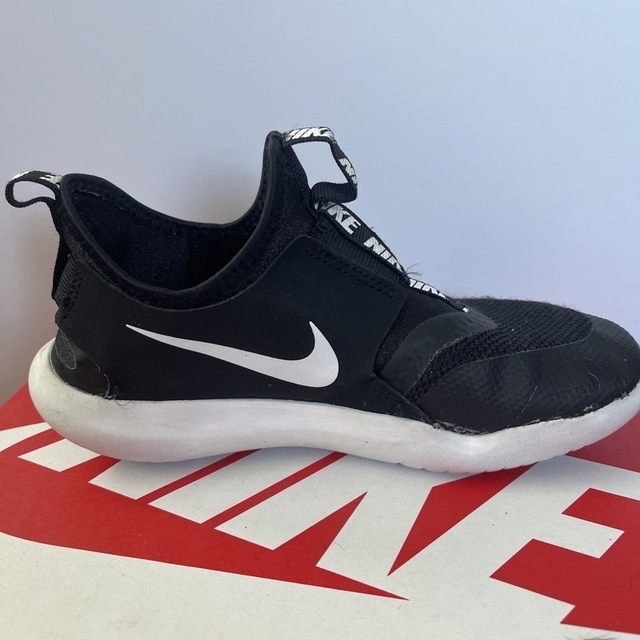 NIKE(ナイキ)のスニーカー　NIKE FLEX RUNNER 20センチ キッズ/ベビー/マタニティのキッズ靴/シューズ(15cm~)(スニーカー)の商品写真