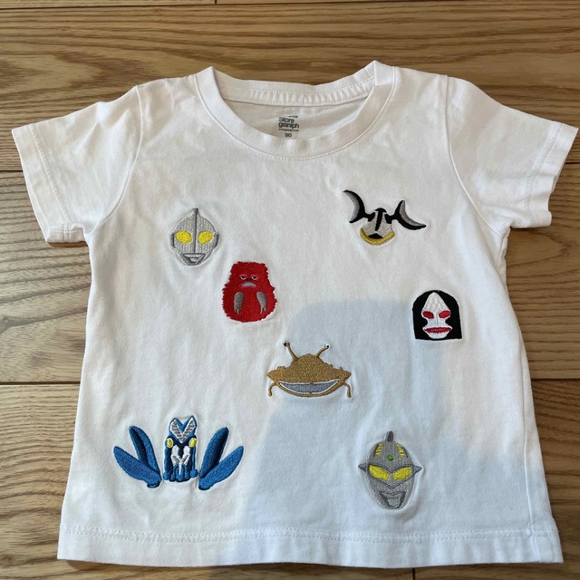 Design Tshirts Store graniph(グラニフ)の【90㎝】ウルトラマン　刺繍Tシャツ　グラニフ キッズ/ベビー/マタニティのキッズ服男の子用(90cm~)(Tシャツ/カットソー)の商品写真