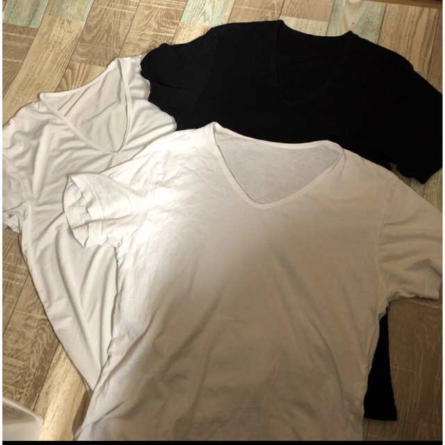 UNIQLO(ユニクロ)のユニクロ&GU  メンズ　3枚セット　Vネック　シャツ　Tシャツ メンズのトップス(その他)の商品写真