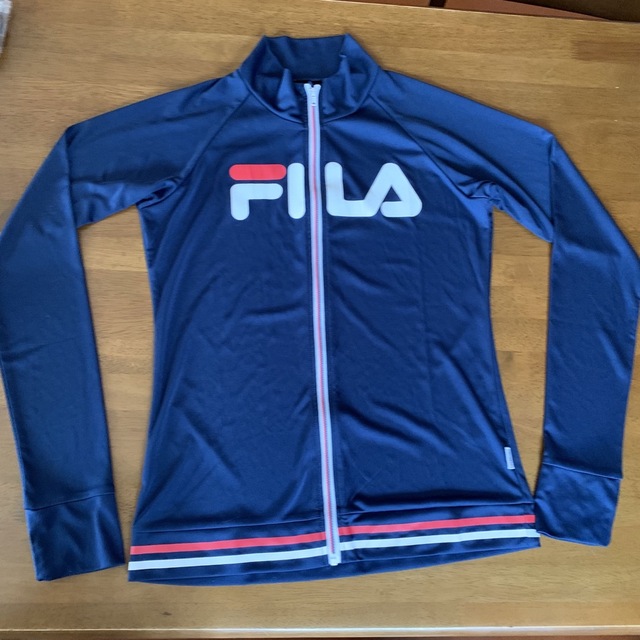 FILA(フィラ)の【ＦＩＬＡ／フィラ】　ラッシュガード　Ｍサイズ スポーツ/アウトドアのスポーツ/アウトドア その他(マリン/スイミング)の商品写真