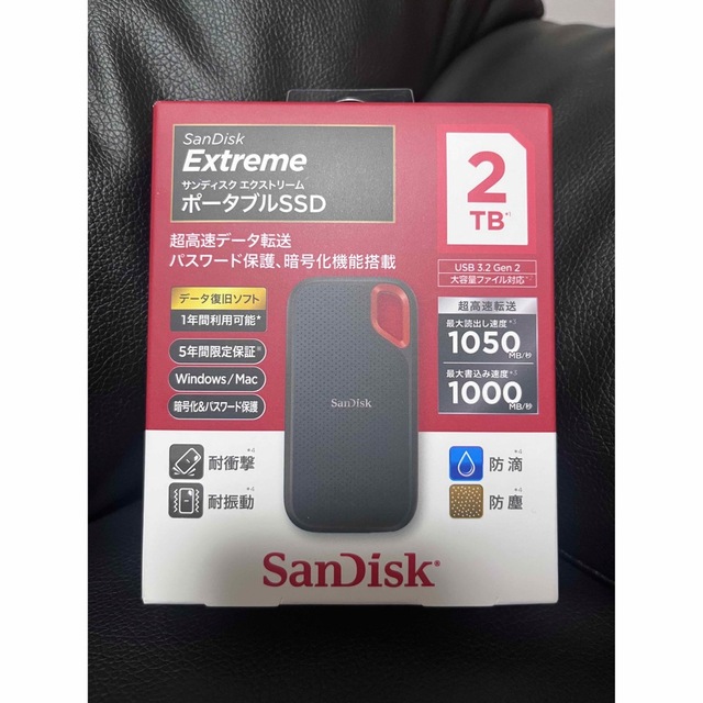 SanDisk エクストリーム ポータブルSSD 2TB SDSSDE61-2T スマホ/家電/カメラのPC/タブレット(PC周辺機器)の商品写真