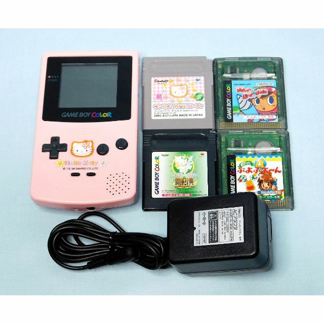 美品　GBC　本体　ハローキティ　バージョン 　+　ソフト４本　セットゲームソフト/ゲーム機本体