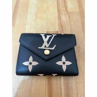 ルイヴィトン(LOUIS VUITTON)のルイヴィトン ポルトフォイユ・ヴィクトリーヌ三つ折財布　ブラックベージュ(折り財布)