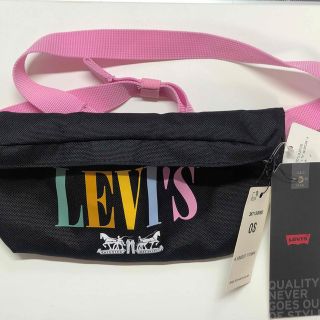 リーバイス(Levi's)のリーバイス　ウエストポーチ　バッグ　ピンク　ボディバッグ(ボディバッグ/ウエストポーチ)