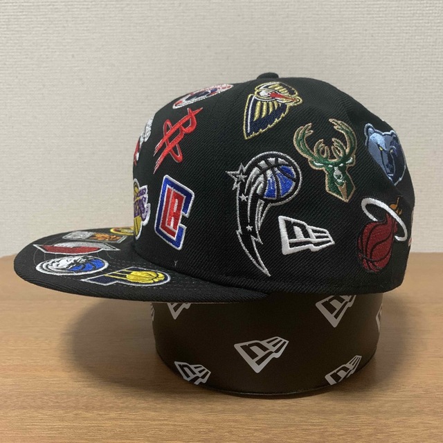 NEW ERA(ニューエラー)のニューエラ 59FIFTY NBA チームロゴ オールオーバー7 1/8 メンズの帽子(キャップ)の商品写真