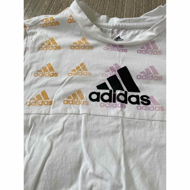 adidas(アディダス)のadidas アディダス　ティシャツ　　Tシャツ　女の子 キッズ/ベビー/マタニティのキッズ服女の子用(90cm~)(Tシャツ/カットソー)の商品写真