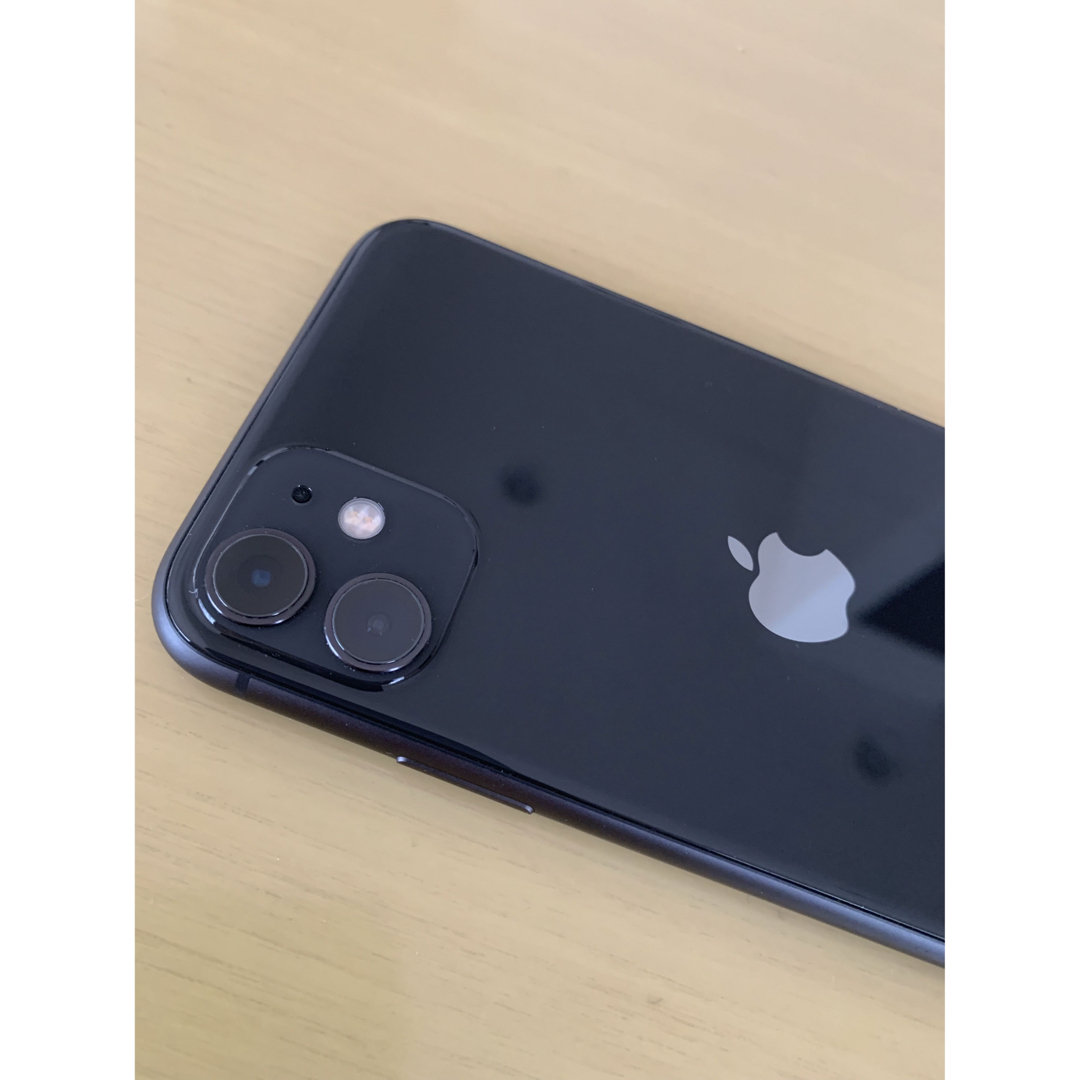 iPhone(アイフォーン)の【極美品】Apple iPhone11 64GB SIMフリー 黒 ブラック スマホ/家電/カメラのスマートフォン/携帯電話(スマートフォン本体)の商品写真