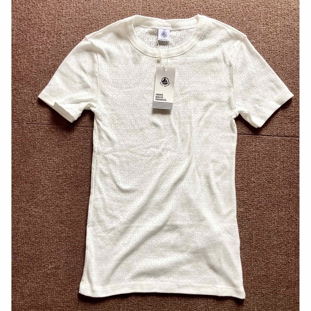 PETIT BATEAU(プチバトー)の新品タグ付き✨　プチバトー　白　Tシャツ　レディース　xxs  レディースのトップス(Tシャツ(半袖/袖なし))の商品写真