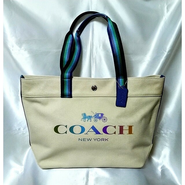 COACH(コーチ)の【新品未使用!!】COACH　超お洒落で可愛い♪キャンバストートバッグ正規品 レディースのバッグ(トートバッグ)の商品写真