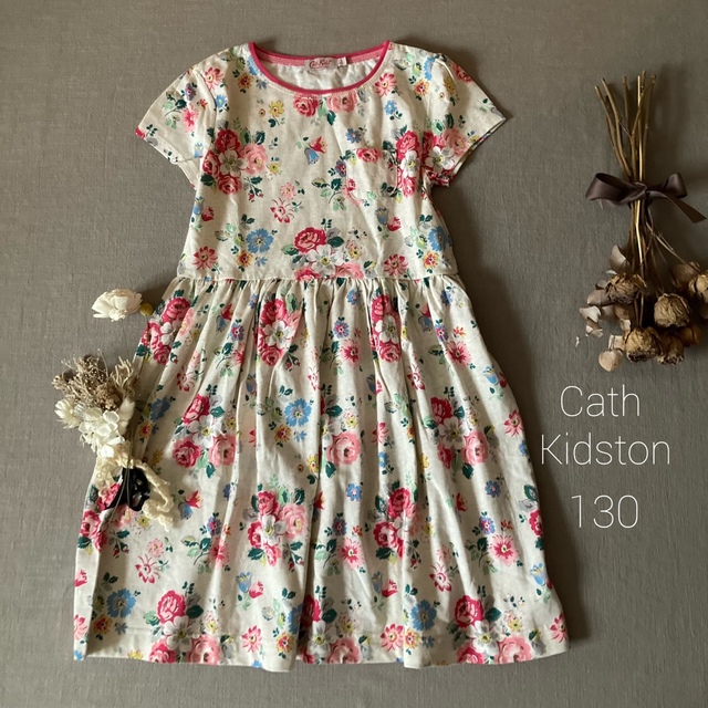 Cath Kidston(キャスキッドソン)のCath Kidsキャスキッズ｜イングリッシュ ガーデン柄ワンピース130 キッズ/ベビー/マタニティのキッズ服女の子用(90cm~)(ワンピース)の商品写真