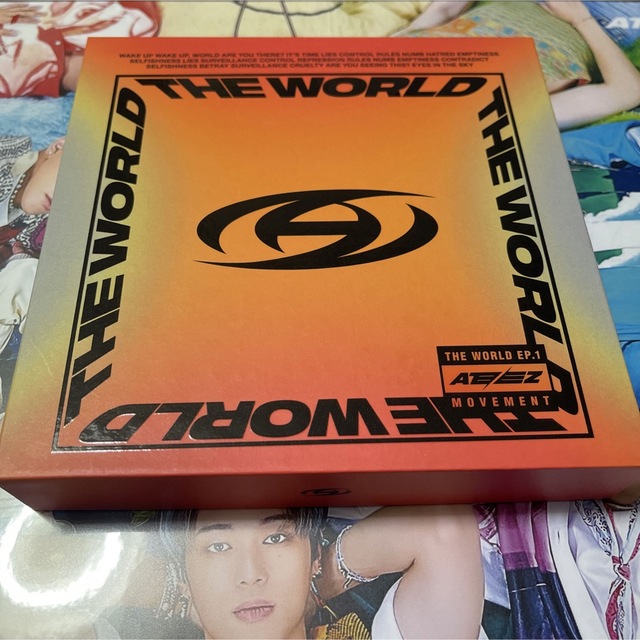 ATEEZ(エイティーズ)のATEEZ THE WORLD EP.1 : MOVEMENT Z ver. エンタメ/ホビーのCD(K-POP/アジア)の商品写真