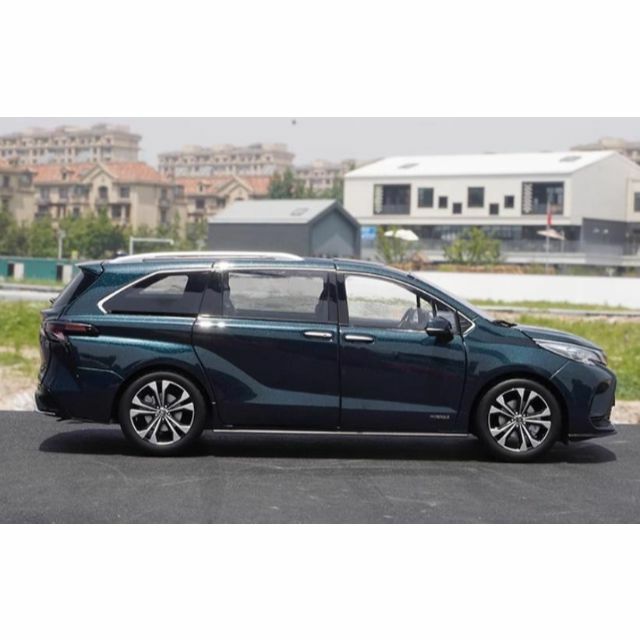 ミニカー 1/18 トヨタ GRANVIA MPV