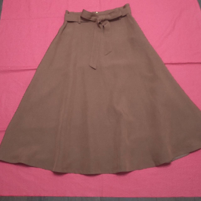 Ballsey(ボールジィ)のBallsey  ボールジー　フレア　スカート ベルトつき　茶色　春夏  レディースのスカート(ひざ丈スカート)の商品写真
