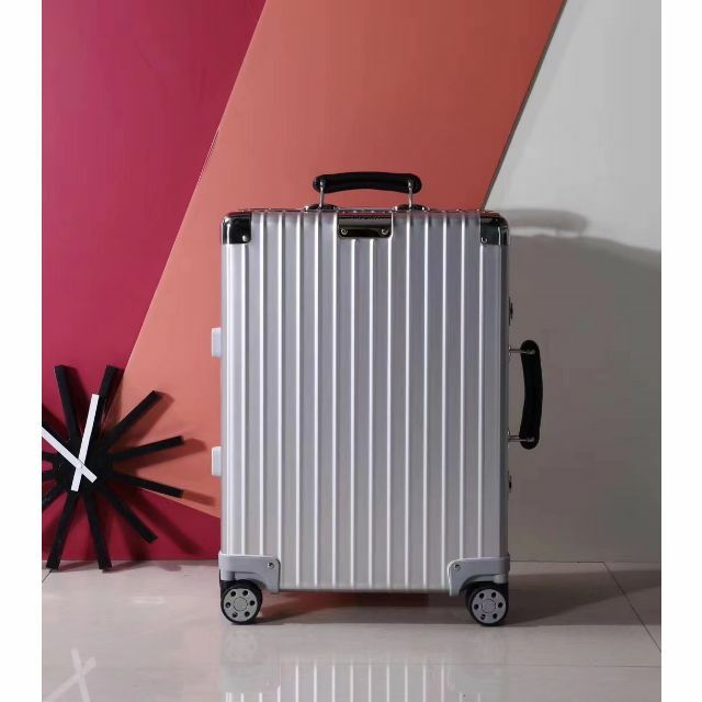 RIMOWA - リモワ スーツケース シルバー cabinSの通販 by shiwa's shop｜リモワならラクマ