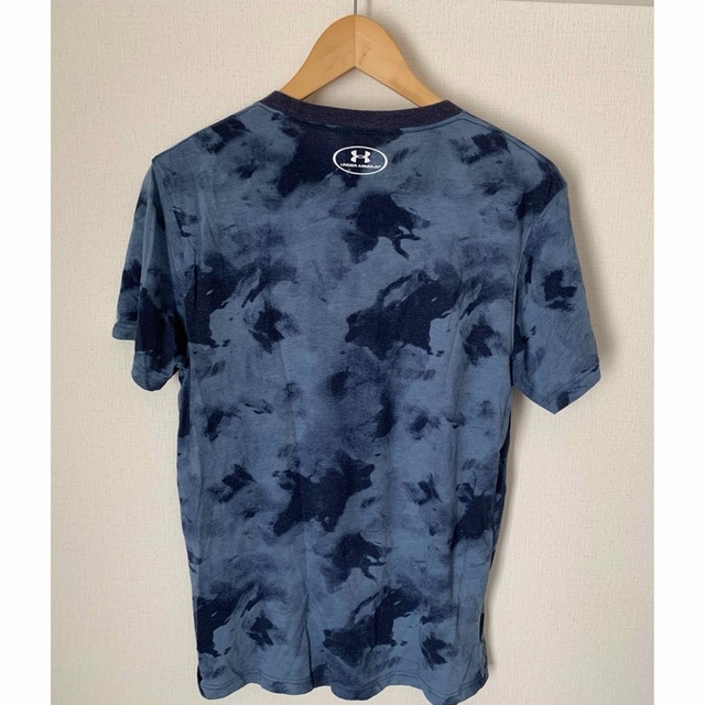 UNDER ARMOUR(アンダーアーマー)のアンダーアーマー　Tシャツ 総柄(ブルー)  MD メンズのトップス(Tシャツ/カットソー(半袖/袖なし))の商品写真