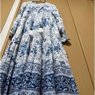 ザラ(ZARA)の【ZARA】花柄ティアードワンピース(ロングワンピース/マキシワンピース)