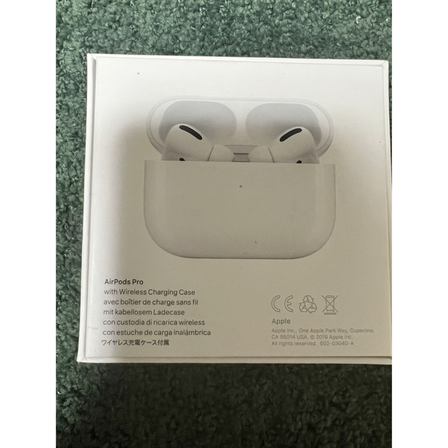 Apple(アップル)のAirPods pro 第一世代　訳アリ スマホ/家電/カメラのオーディオ機器(ヘッドフォン/イヤフォン)の商品写真