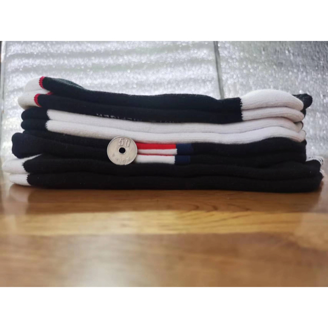 TOMMY HILFIGER(トミーヒルフィガー)の新品トミーヒルフィガーTOMMY HILFIGERメンズ4足セット602 メンズのレッグウェア(ソックス)の商品写真