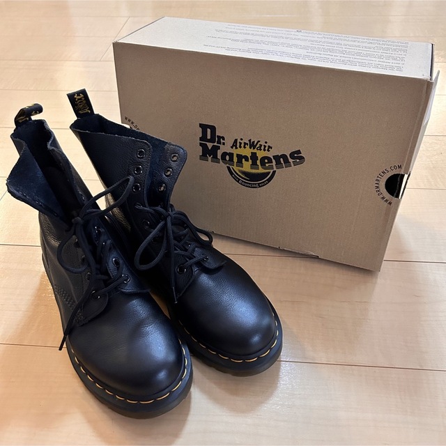 drmartensDr.Martens 8ホールブーツ