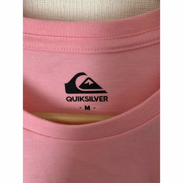 QUIKSILVER(クイックシルバー)のQuiksilver クイックシルバー　ピンクTシャツ   L メンズのトップス(Tシャツ/カットソー(半袖/袖なし))の商品写真