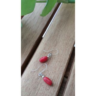 ドロップピアス　レッド　ハンドメイド(ピアス)