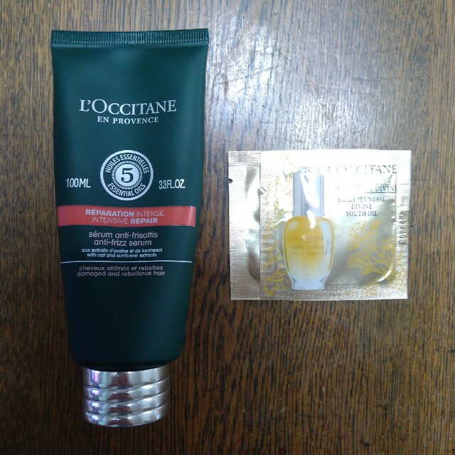 L'OCCITANE(ロクシタン)の美品 ロクシタン ファイブハーブス リペアリングヘアミルクセラム 100ml コスメ/美容のヘアケア/スタイリング(ヘアケア)の商品写真