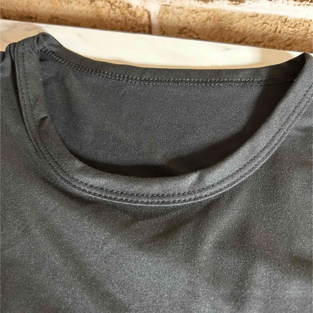 ［新品未使用］背中開きトップス　クロップTシャツ　ヘソだし　ショート丈　Mサイズ レディースのトップス(カットソー(半袖/袖なし))の商品写真
